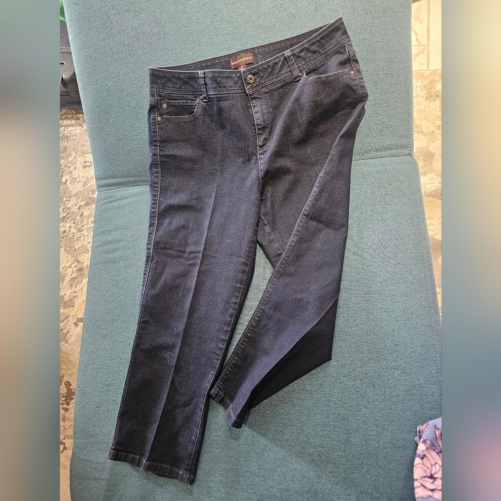 Dana Buchman capris